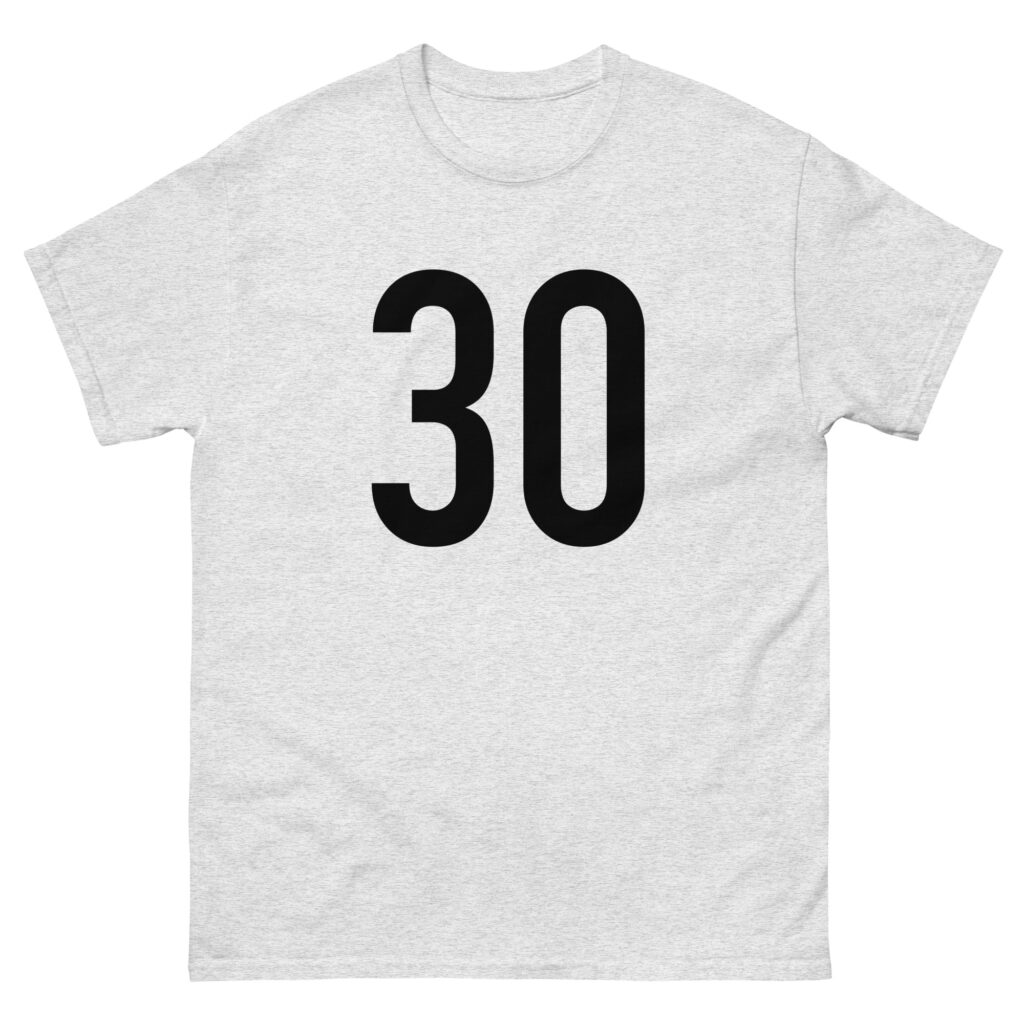 30 numero -paita valkoinen